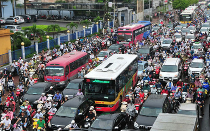 Hà Nội treo thưởng chống ùn tắc giao thông: Không dành cho dân 'ngoại đạo'?