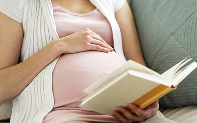 Khi ăn no bà bầu tuyệt đối không nên làm điều này