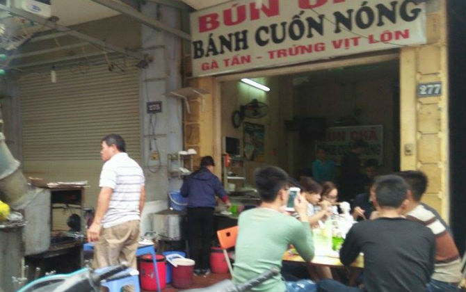 Mùng 7 Tết: Các cửa hàng ăn uống nhộn nhịp khai xuân đầu năm, khách tăng gấp 3 so với ngày thường