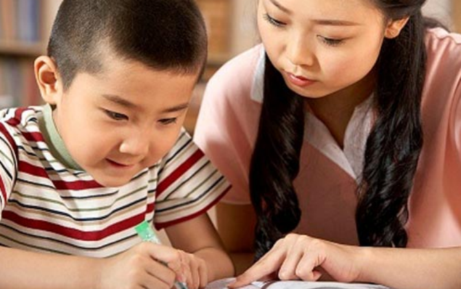 Sau Tết, phụ huynh Hà Nội khốn khổ đôn đốc, thúc giục con học