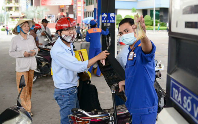 Giá xăng ngày 18/2: Sẽ vào kỳ tăng mạnh?