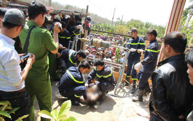 Thảm án chồng dùng búa, dao giết vợ dã man ở Đắk Lắk: Nhân chứng kể lại phút phát hiện nạn nhân nằm dưới nền
