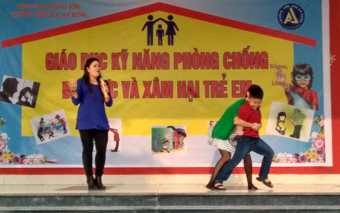 Thói quen sai bố mẹ, ông bà vẫn thường làm khiến trẻ có nguy cơ bị lạm dụng tình dục