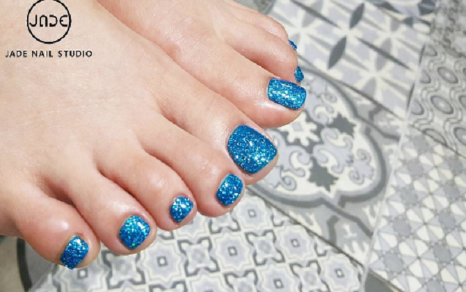 Những mẫu nail chân đẹp tuyệt này mà diện đi biển thì chỉ có 'chuẩn không cần chỉnh'