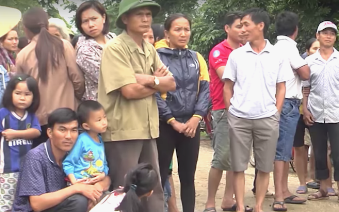 Vụ phụ huynh vây trường vì nghi mua gà dịch: '1 trong 3 con bị hoại tử nội tạng'