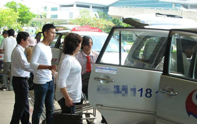 Đi Nội Bài chỉ 150 ngàn: Taxi sân bay thời dìm nhau đến 'chết'