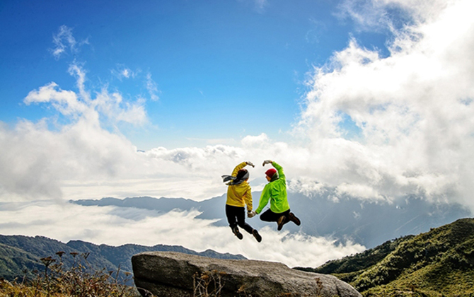 Hè sang rộn ràng rủ nhau trekking Lùng Cúng