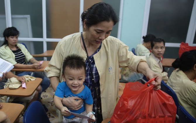 Vẫn có một Quốc Tế Thiếu Nhi ấm áp, yêu thương trao đi, thắp thêm hy vọng trong buồng bệnh