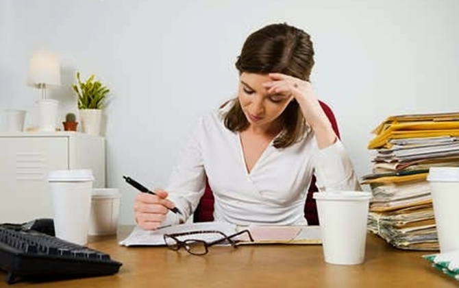 Hết 8h làm việc, chị em công sở cứ 'cày cuốc' 5 việc sau chắc chắn kiếm thêm 3-5 triệu/tháng