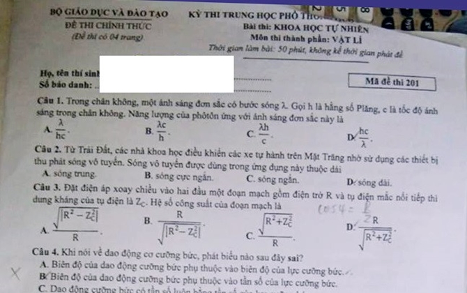 Các thí sinh giải đề thi môn Vật lý THPT quốc gia 2017 như này mới 'CHUẨN'