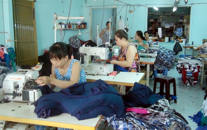 Rộ trào lưu bà nội trợ mở xưởng may nhỏ tại nhà kiếm bộn tiền