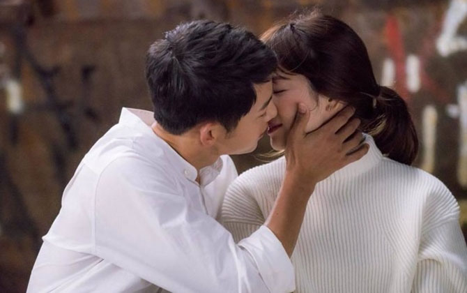 HOT: Song Joong Ki và Song Hye Kyo đã yêu nhau khi cùng đóng phim “Hậu duệ mặt trời”