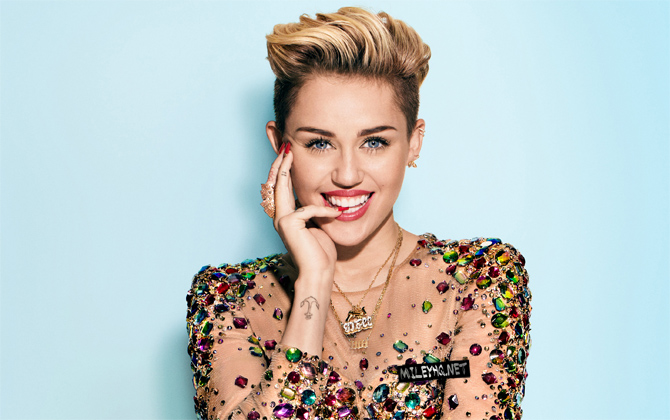 Sau khi bỏ hút cỏ, Miley Cyrus tuyên bố ăn chay trường được nhiều người ủng hộ