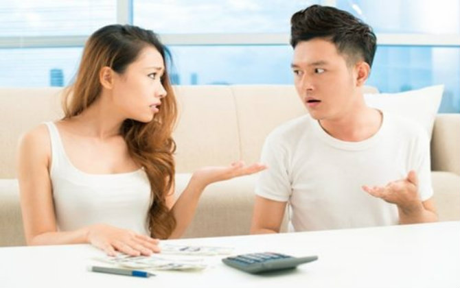 Muối mặt vì bạn trai họ 'KEO' đi ăn nhà hàng lấy cả tăm và giấy ăn mang về