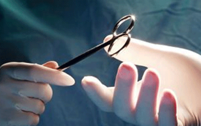 Bác sĩ 'lệch' chuyên môn - bệnh nhân gánh đủ hậu quả