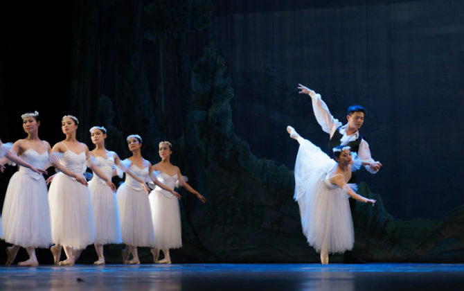 Hoàng tử ballet Việt Nam: yêu điên dại…nhưng chọn mẹ cho con gái không thể khờ!