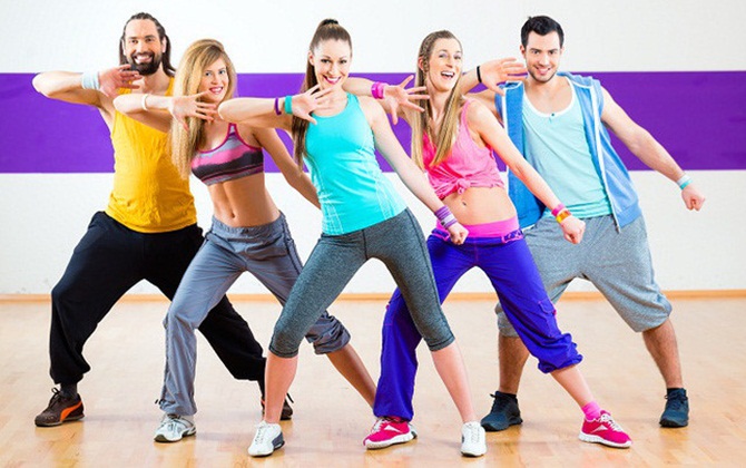 5 động tác Zumba đơn giản, chị em có thể tập tại nhà giúp cơ thể VỪA ĐẸP DÁNG LẠI HẾT MỆT MỎI