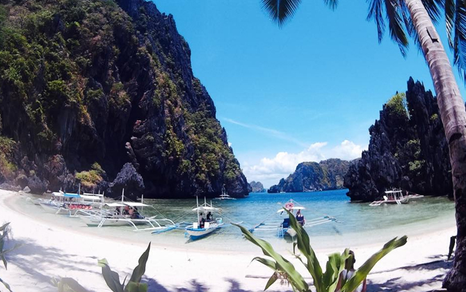 Nắng vàng, biển xanh và vô số niềm vui trong lành ở 'thiên đường Maldives' của Philippines