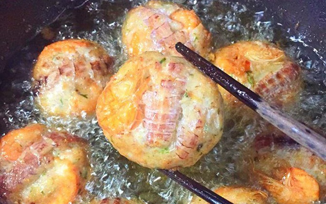 Cách làm chả bề bề tôm nõn "sang chảnh" - món ăn đang hot chợ mạng xã hội