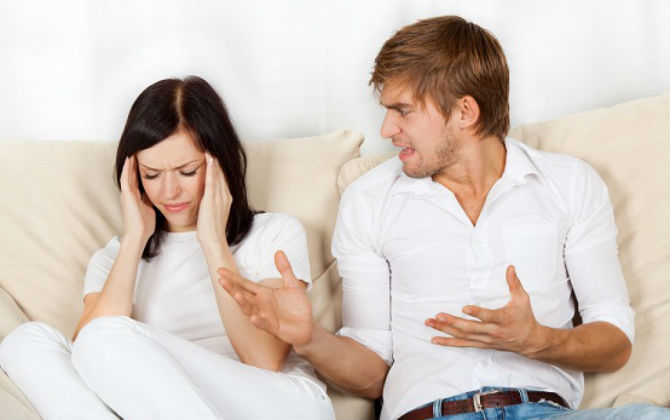 Giận nhau 2 tuần, vợ đã lên facebook “thả thính”, than vãn vợ chồng hết duyên phận