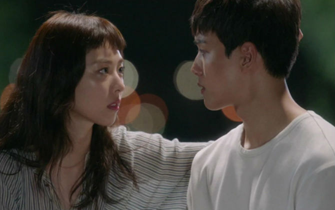 Bỏ tiền cho bạn gái thẩm mỹ làm đẹp, 2 tháng sau chàng trai nhận được thiệp hồng tận tay