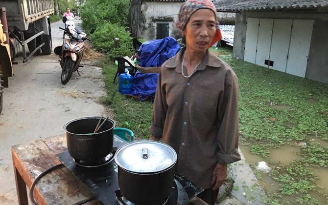 Hà Nội: Vỡ đê Chương Mỹ, ngàn dân vật lộn giữa dòng lũ