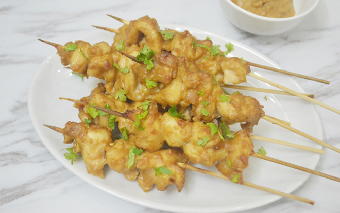 Gà satay nướng xiên que ngon lạ miệng mang hương vị Thái cực dễ làm