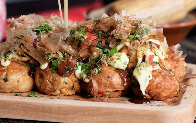 Làm bánh bạch tuộc Takoyaki của Nhật hóa ra cực dễ!