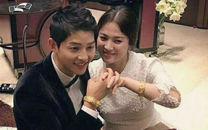 Tìm ra nhân vật quyền lực tặng đôi vòng vàng long phượng làm quà cưới cho Song Song