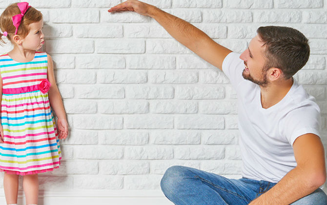 Những sai lầm của bố mẹ khiến muốn con cao  lại hóa lùn