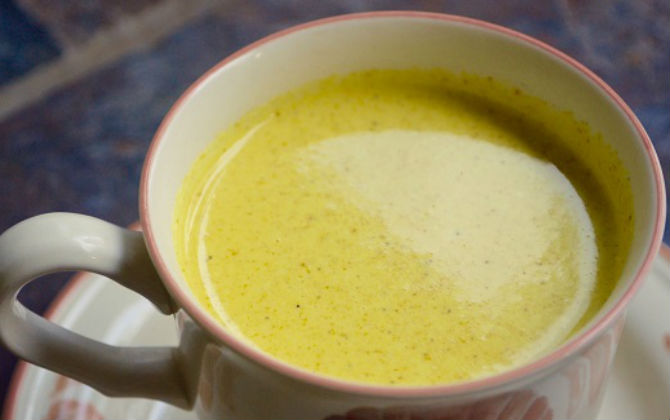 Đẻ xong nhờ ly nước bé xíu tự chế này mà da em hồng hào, mướt rượt như gái 18 ai cũng mê, mẹ ở cữ nhớ làm để thay da đổi thịt!