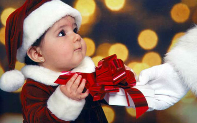 Cách đơn giản để mẹ không tốn quá nhiều tiền mua quà giáng sinh mà bé vẫn thích mê