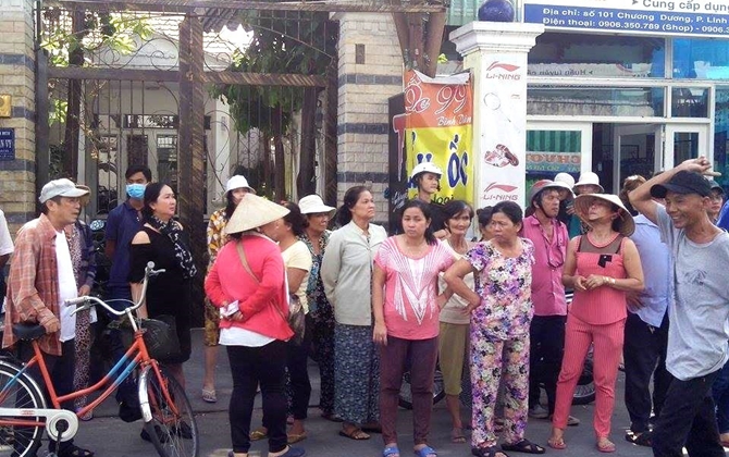 Vụ chồng treo cổ, vợ và con trai tử vong nghi uống thuốc độc: "Thằng nhỏ rất lễ phép và dễ mến, vậy mà..."