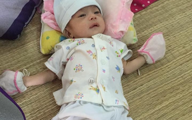 Số phận đáng thương của bé gái gần 3 tháng tuổi vẫn chưa có tên gọi, bố bỏ đi khi còn trong bụng mẹ