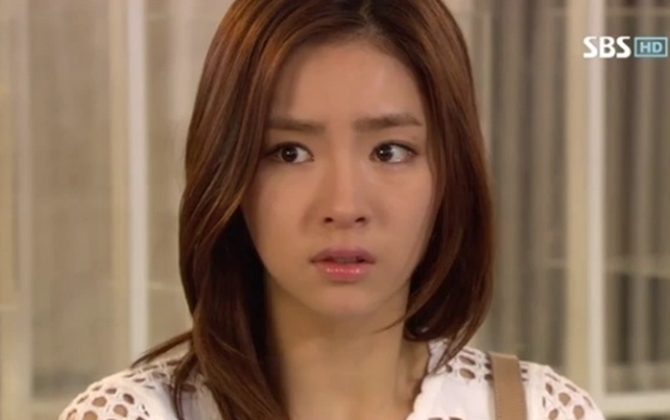 Ngày mai, người mẹ, người vợ khốn nạn tột cùng là tôi sẽ quay lại nhà trọ cũ nát để cầu xin chồng tha thứ