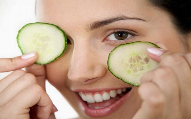 Tết ăn chơi thâu đêm suốt sáng, 4 nguyên liệu có sẵn trong bếp này sẽ giúp bỏ quầng thâm nhanh nhất