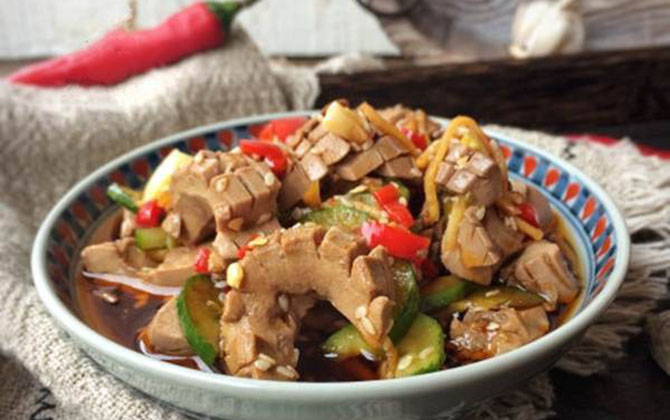 Cuối tuần nịnh chồng với món cật trộn chua ngọt siêu giòn ngon này các mẹ nhé!