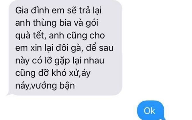 Đầu năm chia tay, thiếu nữ không quên xin lại 2 con gà đã biếu