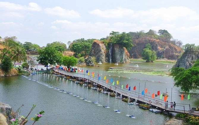 'Đổi gió' leo núi Châu Thới và tham quan khu du lịch Bửu Long