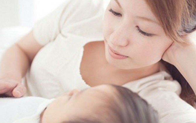 Những cách đánh thức trẻ không gây sát thương mà bà mẹ nào cũng nên biết để thôi "đánh vật" mỗi buổi sáng