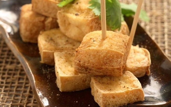 Chỉ cần ngâm đậu phụ trong nước này trước khi rán, đảm bảo đậu giòn ngon đến bất ngờ