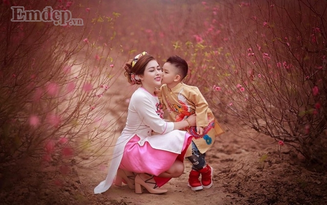 Hot mom xinh đẹp Võ Thanh Hiền tiết lộ bí quyết nuôi con thông minh, tình cảm