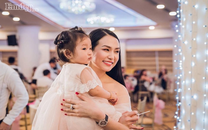 Vợ ca sĩ Tuấn Hưng - Hot mom Hương Baby tiết lộ bí quyết cải thiện vóc dáng như thời con gái