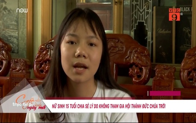 Clip: Bị mẹ đẻ, anh trai lôi kéo, nữ sinh 15 tuổi quyết không tham gia 'Hội Thánh Đức Chúa Trời'