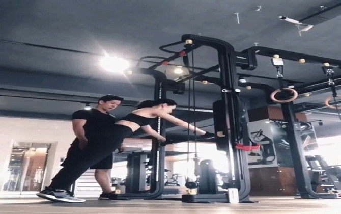 Xem hành trình mệt nhọc để có đôi tay thon gọn như Chi Pu
