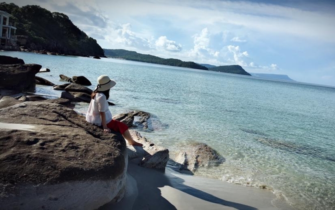 Này nỗi buồn, em lớn nhanh quá! Em chẳng xinh đẹp và hợp thời trang như tôi thường mường tượng về em