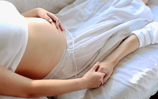 Mẹ bầu nào ở trong 8 trường hợp DỄ SINH NON này, nhớ luôn sẵn sàng xách giỏ vào viện kẻo NGUY HIỂM cả mẹ lẫn con đấy!