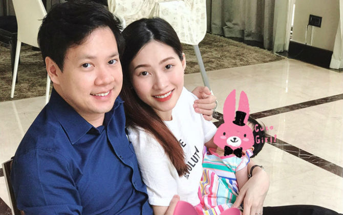 Hoa hậu Thu Thảo lần đầu lộ diện con gái trong ngày sinh nhật ông xã