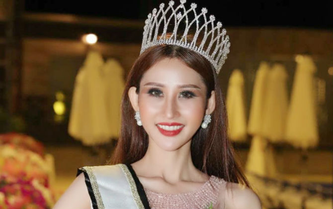 'Đại diện VN bị cắt nát quốc phục' đăng quang Miss Asia World 2018