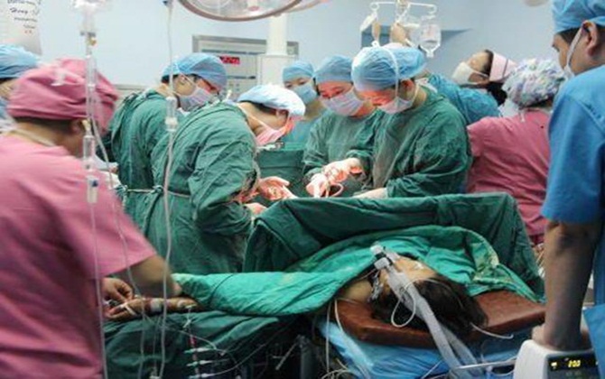 Sản phụ sau sinh MUỐN UỐNG NƯỚC ĐƯỜNG, không ngờ bác sỹ đẩy ngay vào phòng cấp cứu gấp
